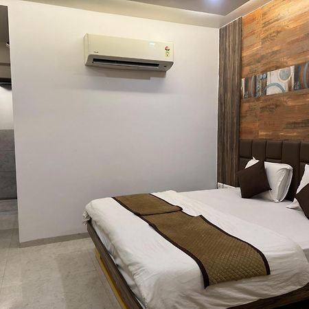 Hotel Kabir Ахмедабад Экстерьер фото