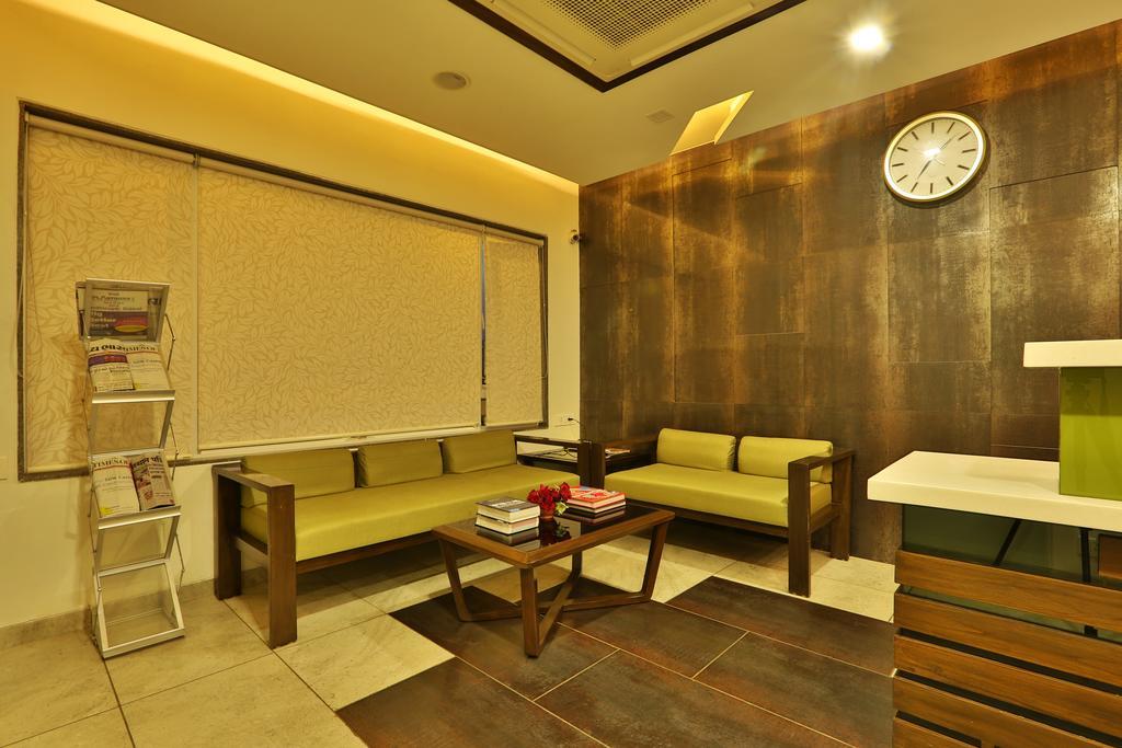 Hotel Kabir Ахмедабад Экстерьер фото